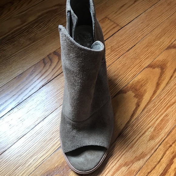 Peep toe booties - Picture 2 of 6